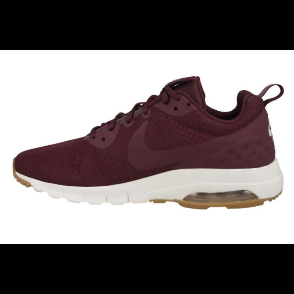 Women’s Nike Air Max Motion LW SE Maroon